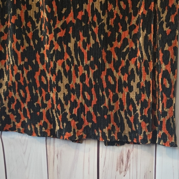 Ashley Stewart Animal Print Pencil Skirt - Black and Orange Size 14/16 - Picture 3 of 8